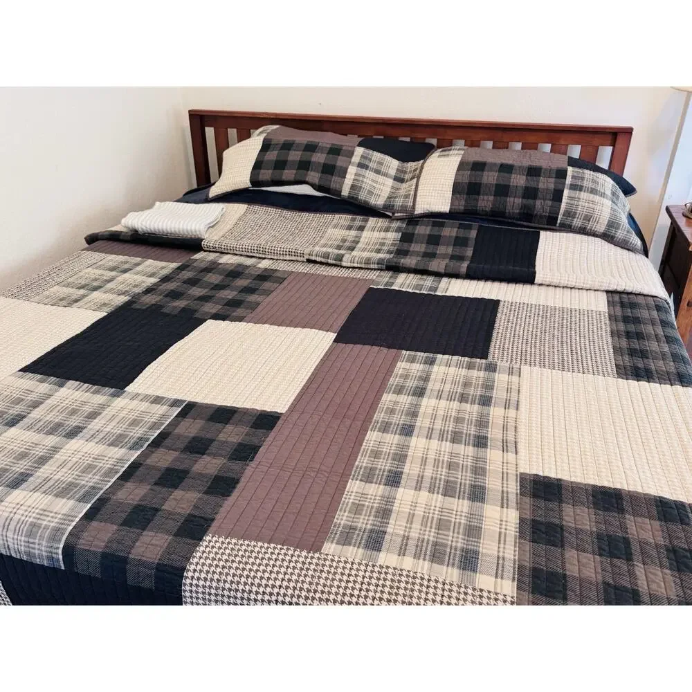 Woolrich Cotton Farmhouse Bedding with Matching Shams (2) King Size W/Cases (2)